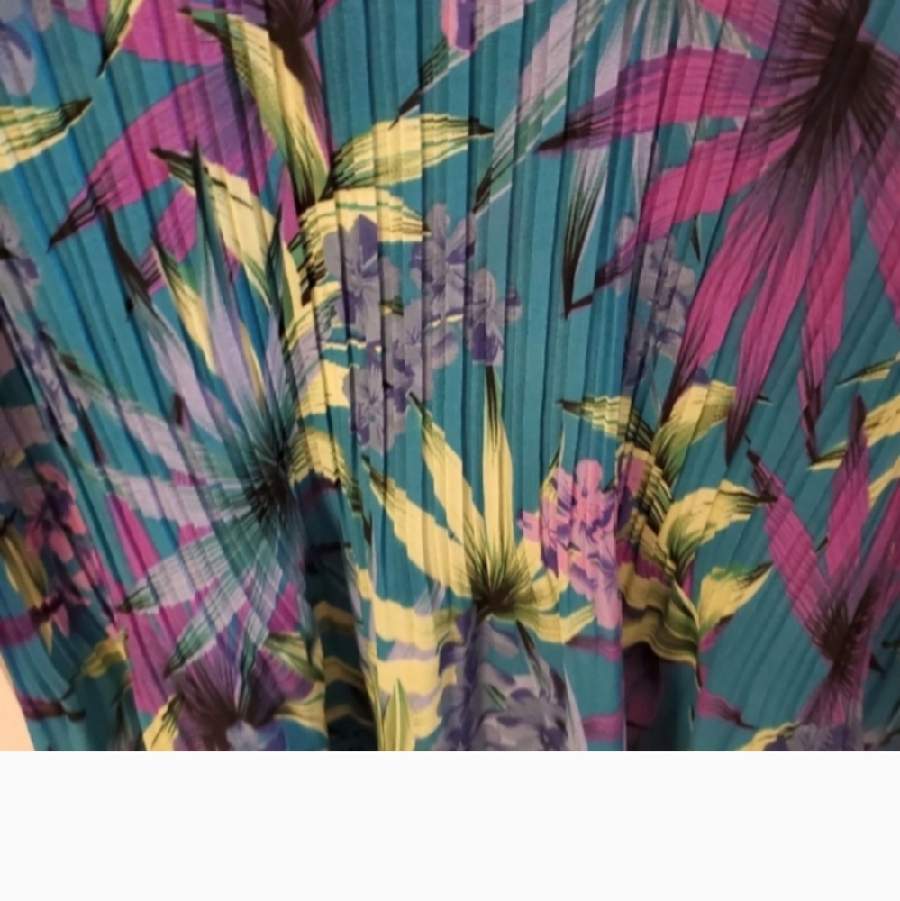Catherines Tunic Top 2x - Picture 3 of 6